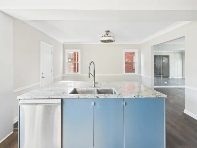 $289,900 | 5333 West Quincy Street, Chicago, IL 60644