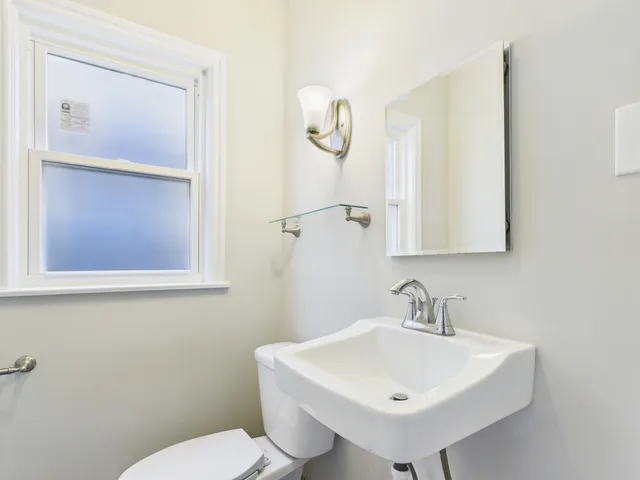 $289,900 | 5333 West Quincy Street, Chicago, IL 60644