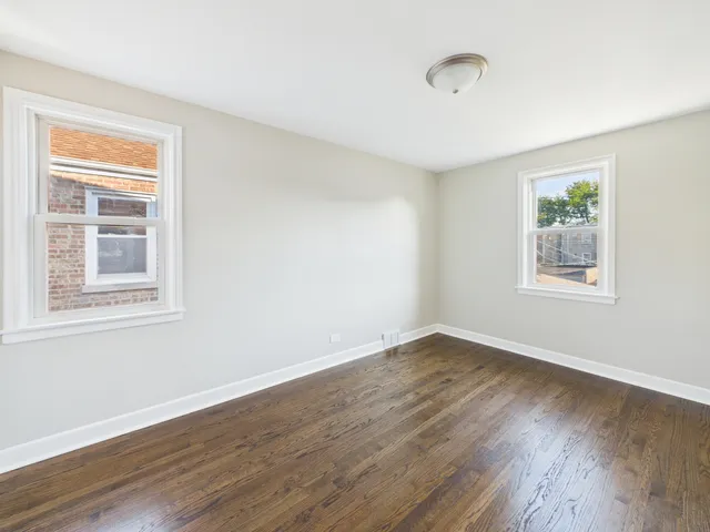 $289,900 | 5333 West Quincy Street, Chicago, IL 60644