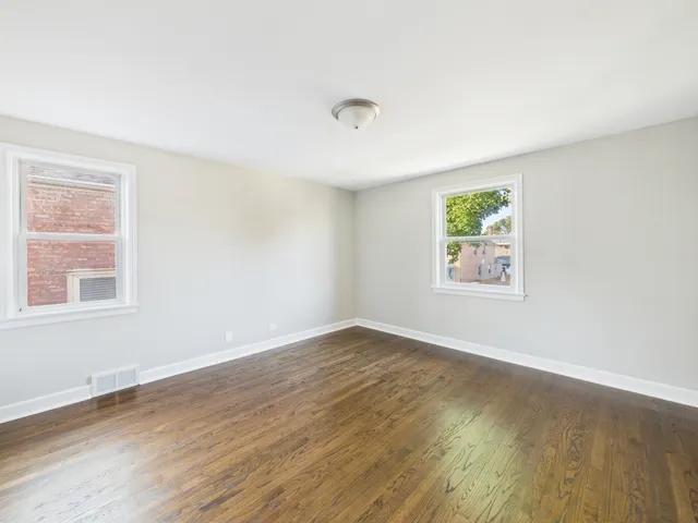 $289,900 | 5333 West Quincy Street, Chicago, IL 60644