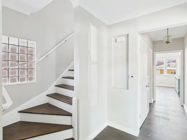 $289,900 | 5333 West Quincy Street, Chicago, IL 60644