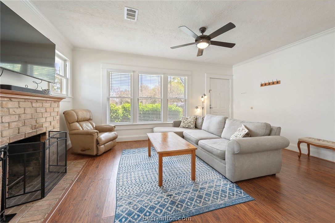 711 East 27th Street Bryan, TX 77803 - Photo 2 of 22