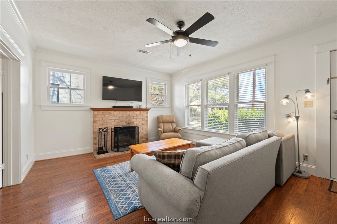 711 East 27th Street Bryan, TX 77803 - Photo 3 of 22