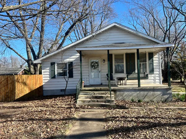 $123,500 | 207 Southwest 6th Street, Atlanta, IL 61723
