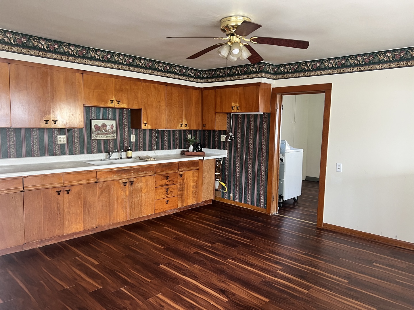 207 Southwest 6th Street Atlanta, IL 61723 - Photo 7 of 22