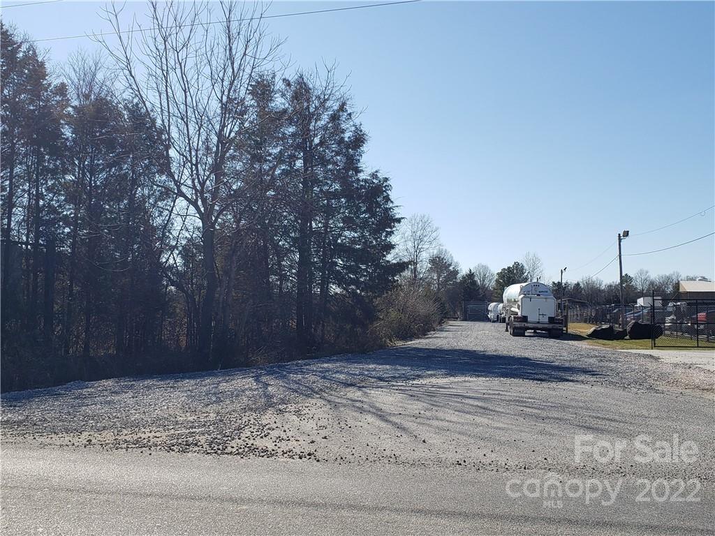 330 Porter Road Rock Hill, SC 29730 - Photo 10 of 32 a view of a backyard of the house