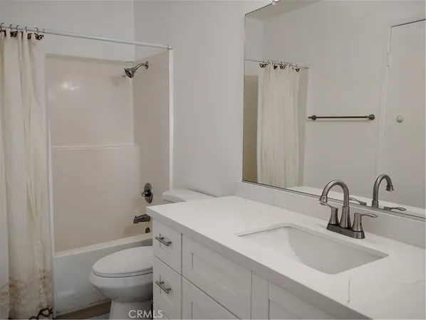 $2,800 | 428 Golden Springs Drive, Unit E, Diamond Bar, CA 91765