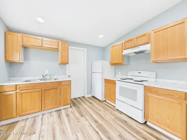 $800 | 300 Gauthier Road, Lafayette, LA 70501