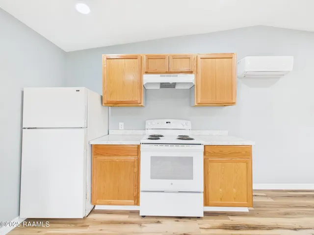 $800 | 300 Gauthier Road, Lafayette, LA 70501