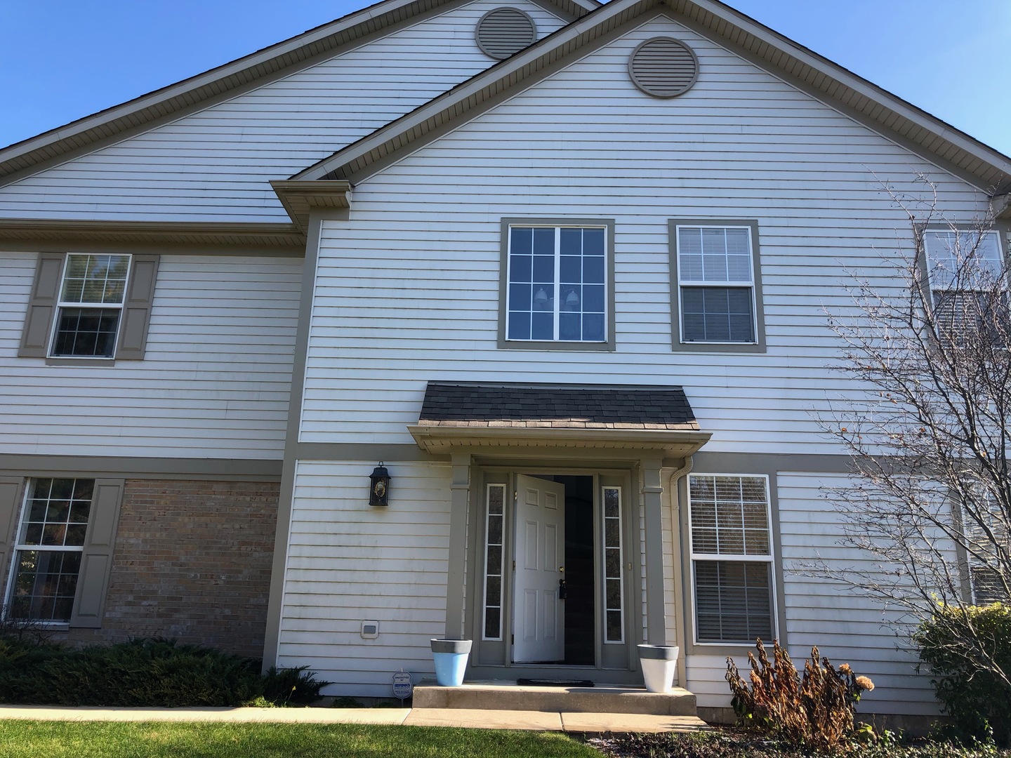2010 Ivy Ridge Drive Hoffman Estates, IL 60192 - Photo 2 of 39