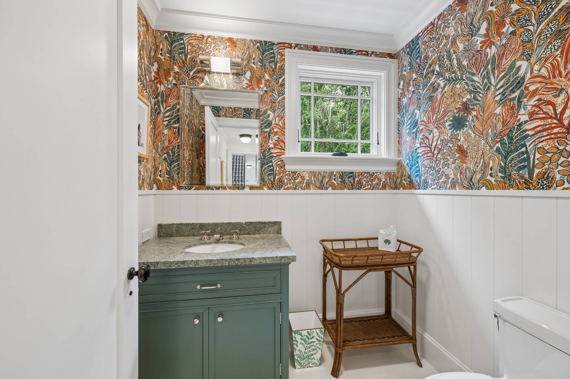 92 Little Plains Road Southampton, NY 11968 - Photo 13 of 34 Gallery Image 13