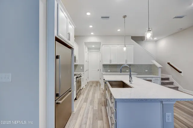 $2,400 | 7435 Calusa Court, Jacksonville, FL 32256