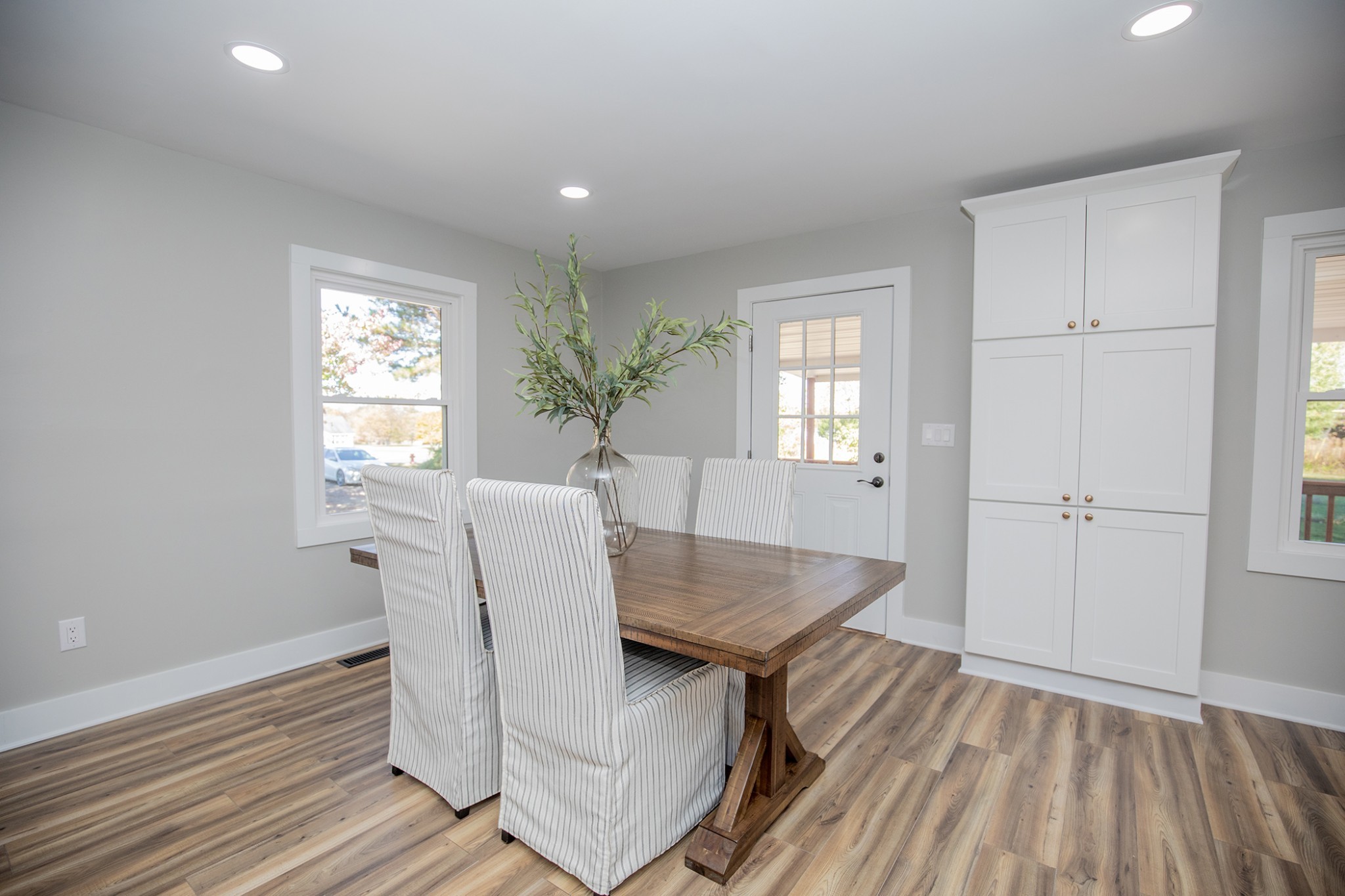 113 Old Parkers Chapel Road Portland, TN 37148 - Photo 6 of 27 a dining room with furniture and window