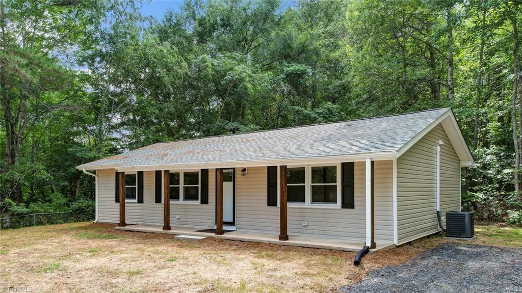 235 Sparrow Road Eden, NC 27288 - Photo 5 of 32 Gallery Image 5