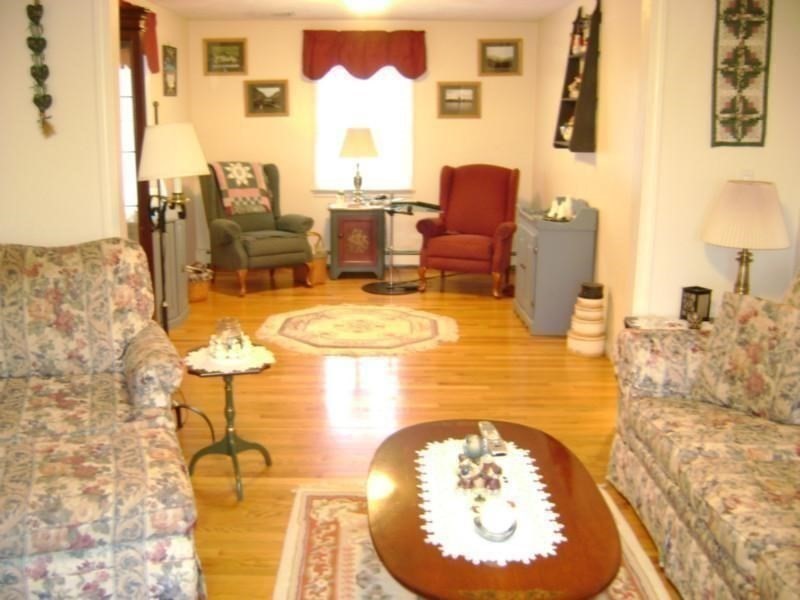 12 Bruce Road Waltham, MA 02453 - Photo 5 of 19 Gallery Image 5