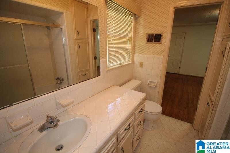 945 Pine Hill Road Birmingham, AL 35235 - Photo 15 of 20