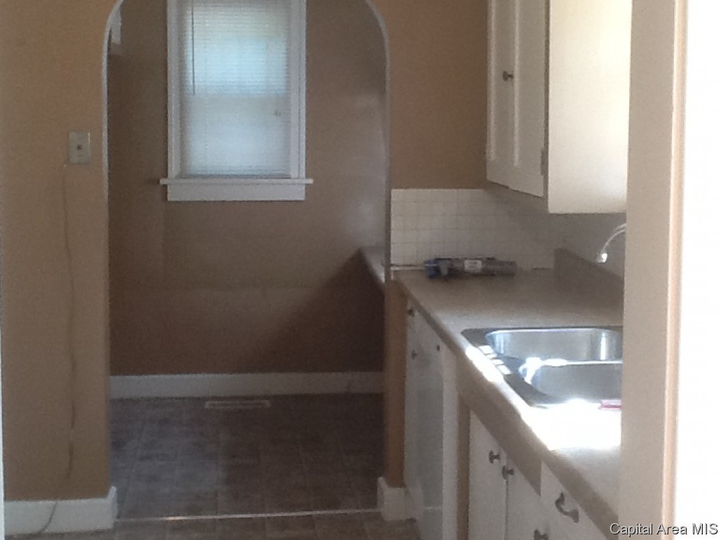 2142 South State Street Springfield, IL 62704 - Photo 6 of 7
