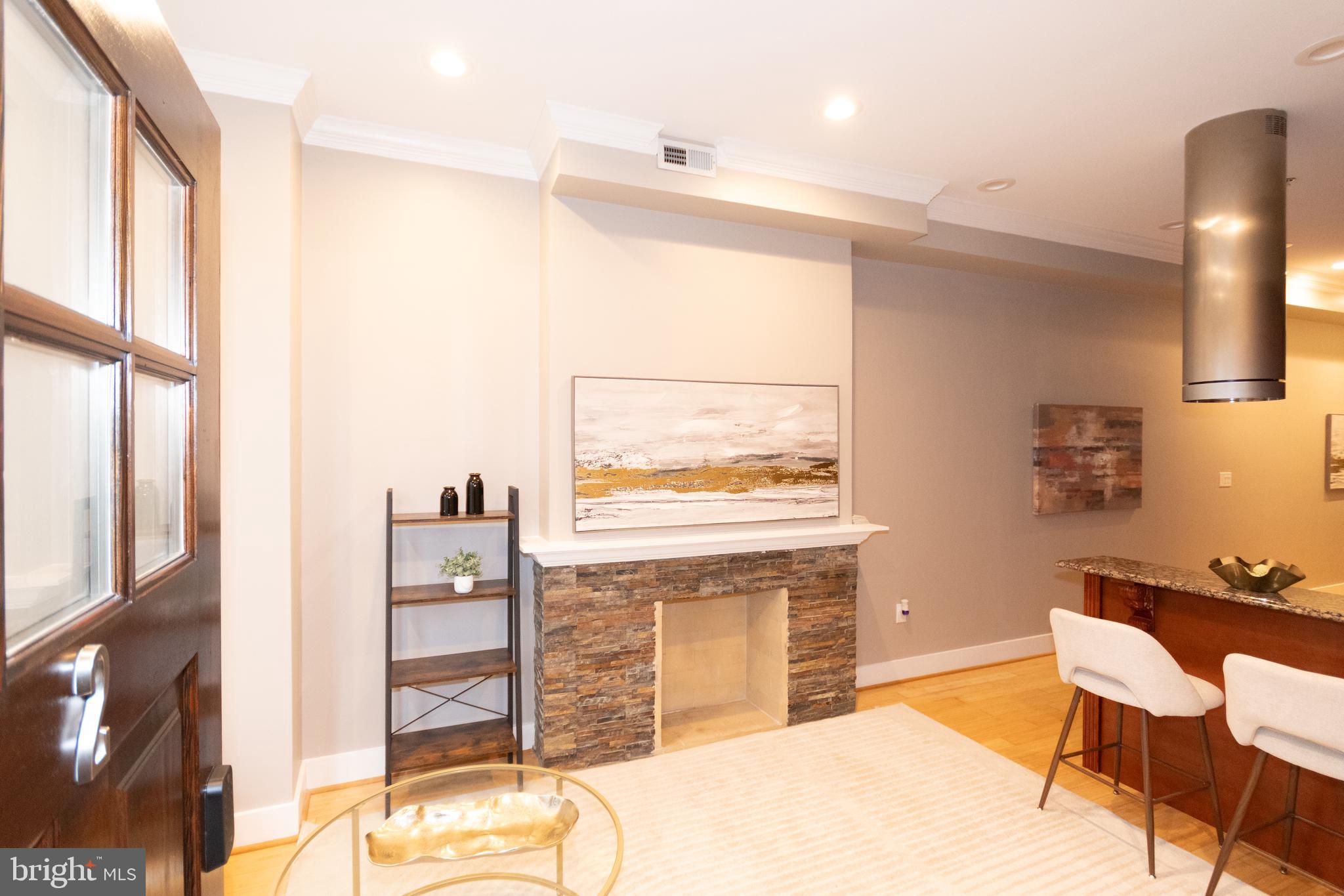 1126 Columbia Road Northwest, Unit 2 Washington, DC 20009 - Photo 2 of 16