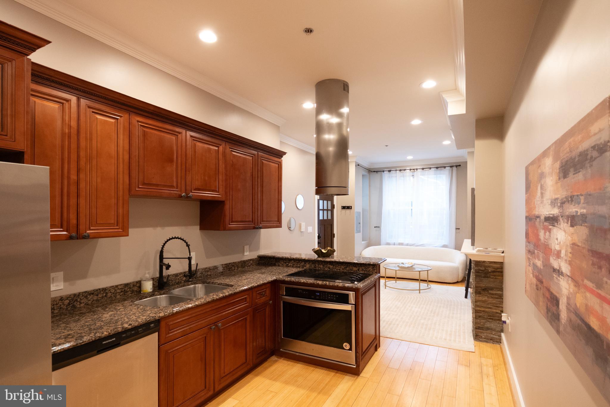 1126 Columbia Road Northwest, Unit 2 Washington, DC 20009 - Photo 5 of 16
