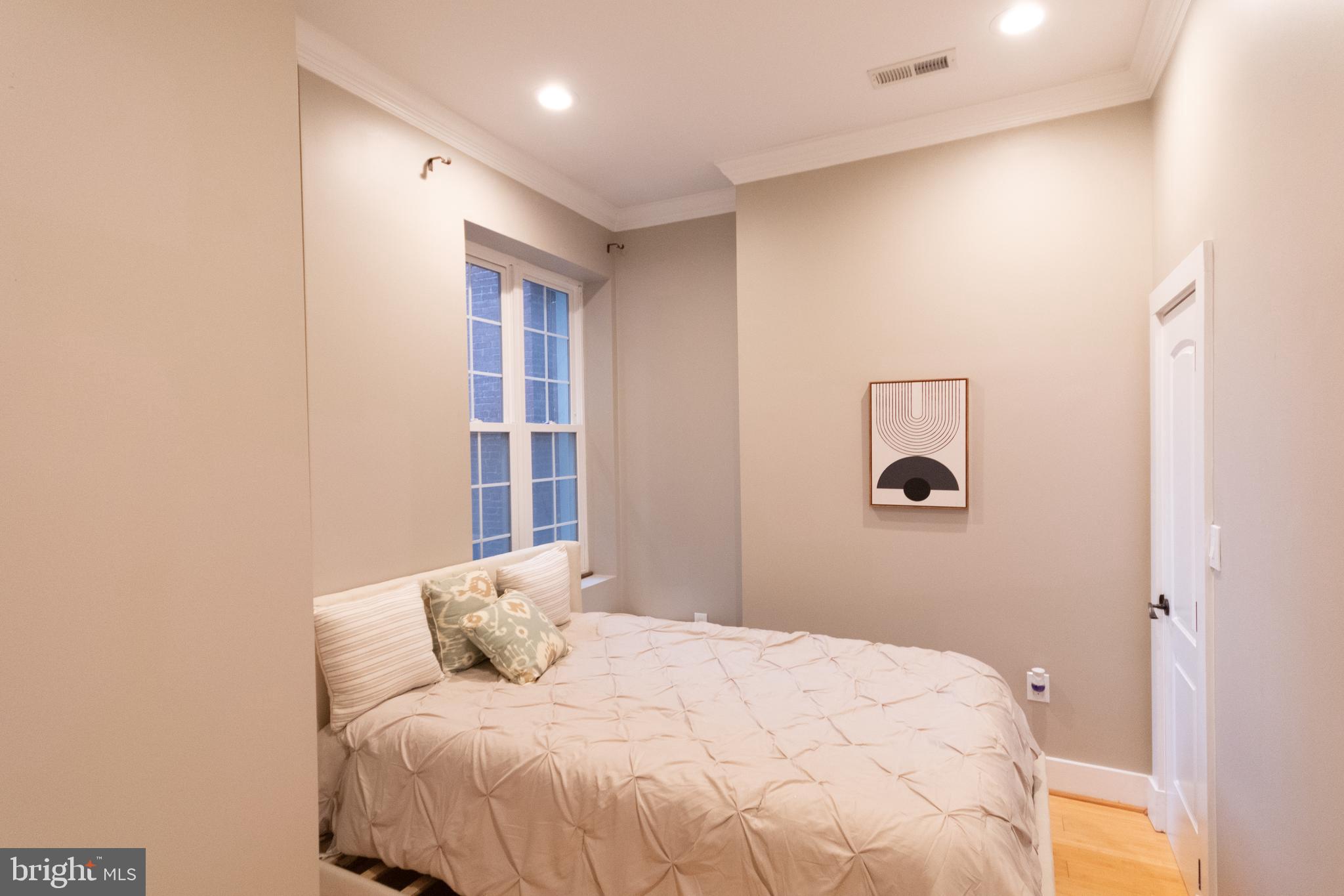1126 Columbia Road Northwest, Unit 2 Washington, DC 20009 - Photo 8 of 16