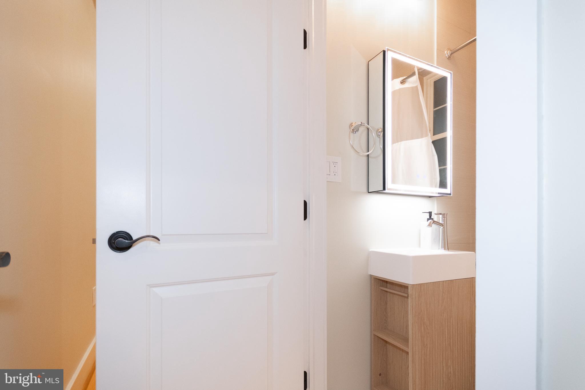 1126 Columbia Road Northwest, Unit 2 Washington, DC 20009 - Photo 10 of 16