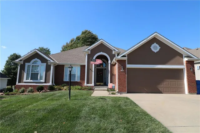 $409,000 | 4703 Wilshire Drive North, St. Joseph, MO 64506