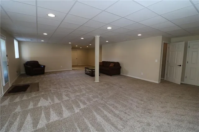 $409,000 | 4703 Wilshire Drive North, St. Joseph, MO 64506