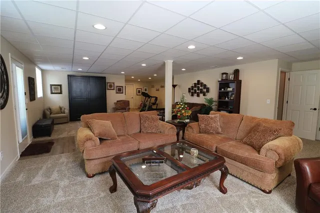 $409,000 | 4703 Wilshire Drive North, St. Joseph, MO 64506