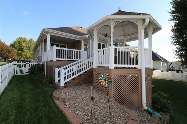 $409,000 | 4703 Wilshire Drive North, St. Joseph, MO 64506