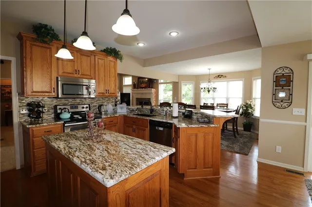 $409,000 | 4703 Wilshire Drive North, St. Joseph, MO 64506