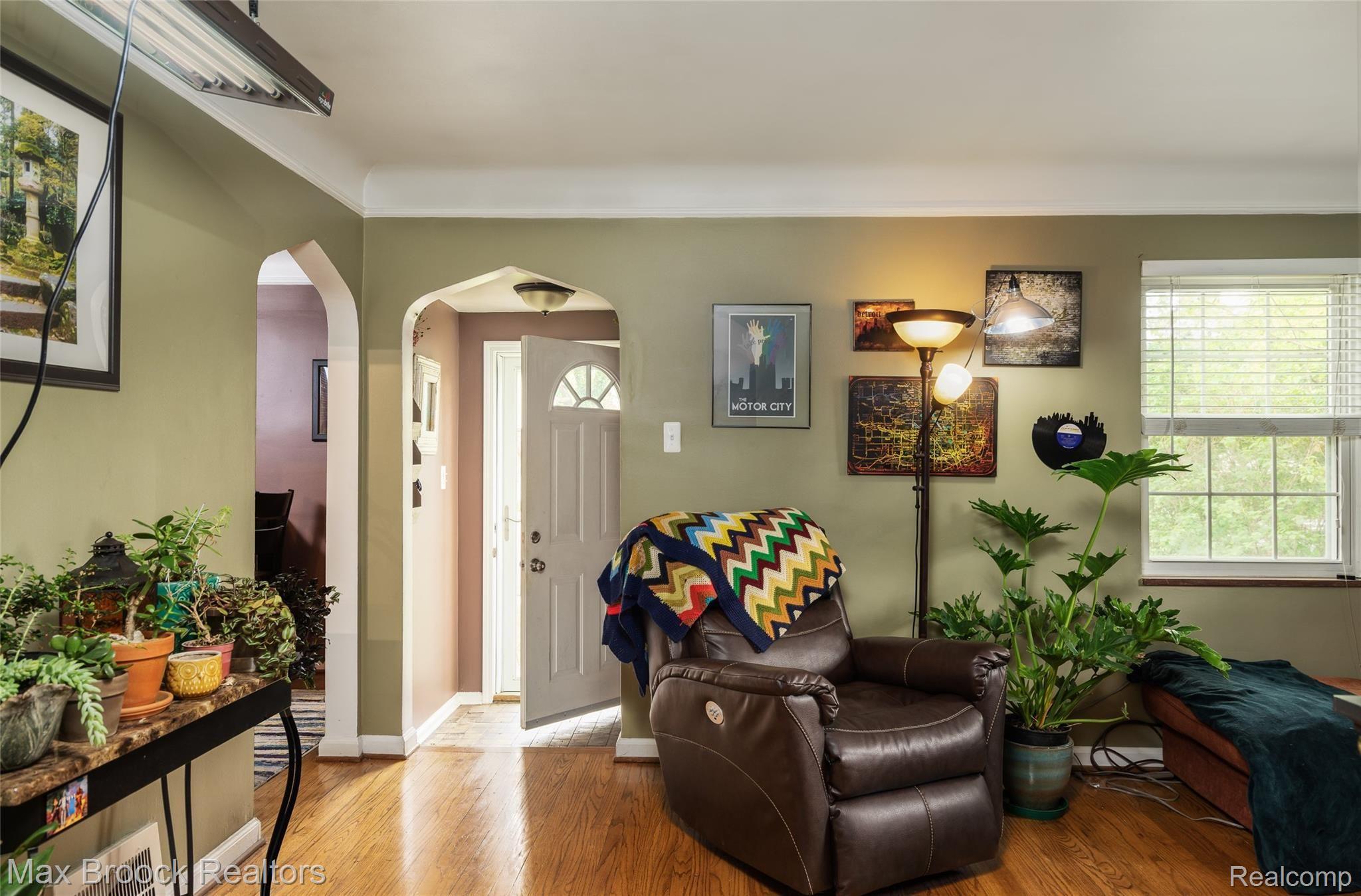 837 Marshfield Street Ferndale, MI 48220 - Photo 3 of 18 Living Room and Front Entrance