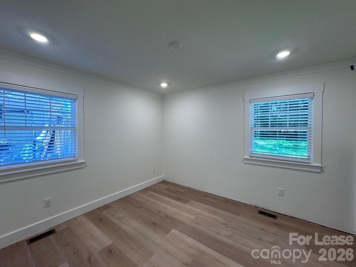 549 Manhasset Road Charlotte, NC 28209 - Photo 12 of 35