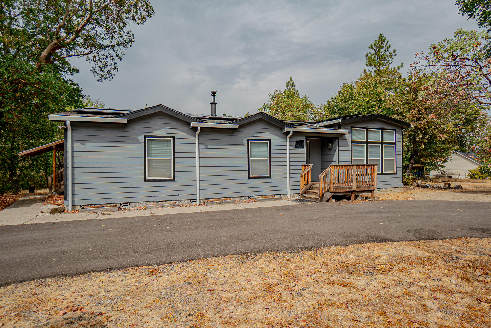 4782 Old Stage Road Central Point, OR 97502 - Photo 4 of 43 DSC01655-HDR