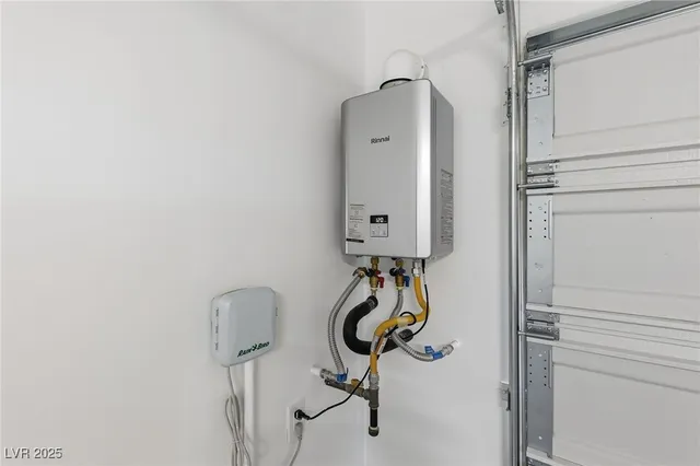 $1,995 | 1531 Layla Crossing Avenue, Henderson, NV 89002