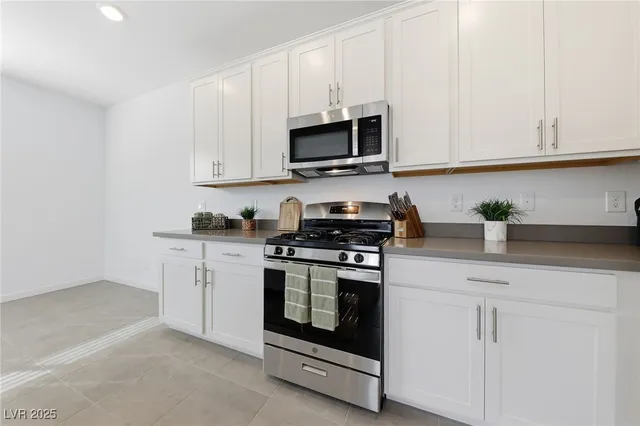 $1,995 | 1531 Layla Crossing Avenue, Henderson, NV 89002