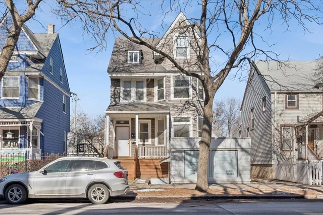 $1,895 | 2144 West Montrose Avenue, Unit 1, Chicago, IL 60625