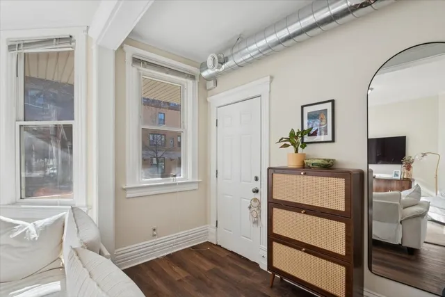 $1,895 | 2144 West Montrose Avenue, Unit 1, Chicago, IL 60625