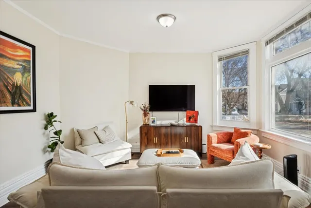 $1,895 | 2144 West Montrose Avenue, Unit 1, Chicago, IL 60625