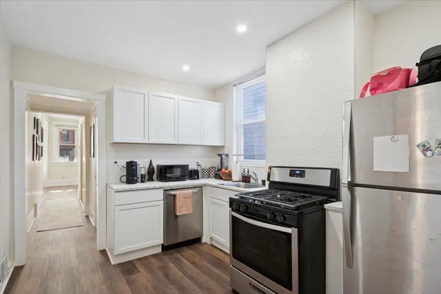 $1,895 | 2144 West Montrose Avenue, Unit 1, Chicago, IL 60625