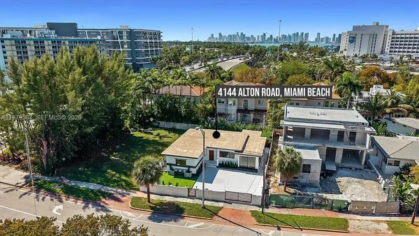 a picture of city view