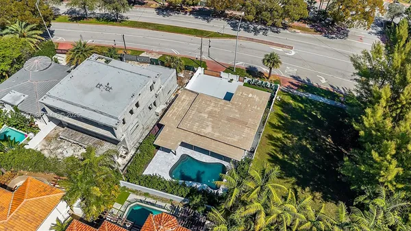 $12,000 | 4144 Alton Road, Miami Beach, FL 33140