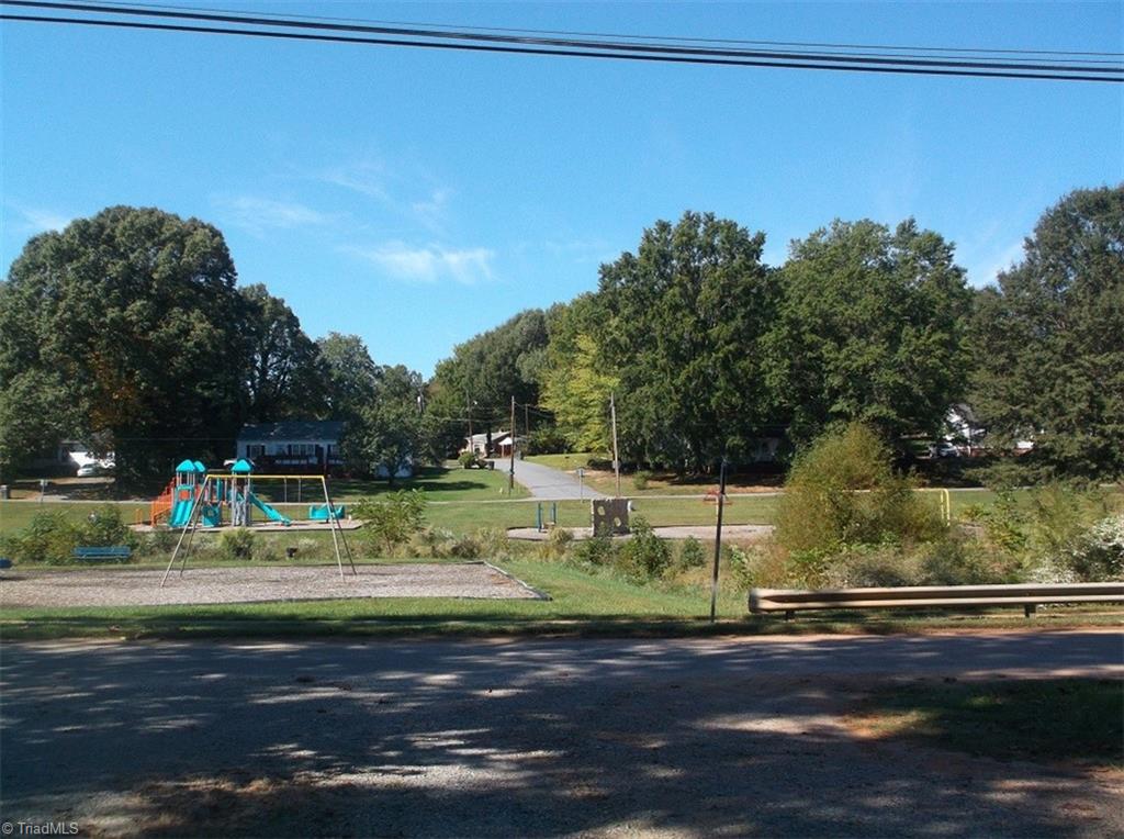 813 Spring Street Reidsville, NC 27320 - Photo 3 of 32 Gallery Image 3