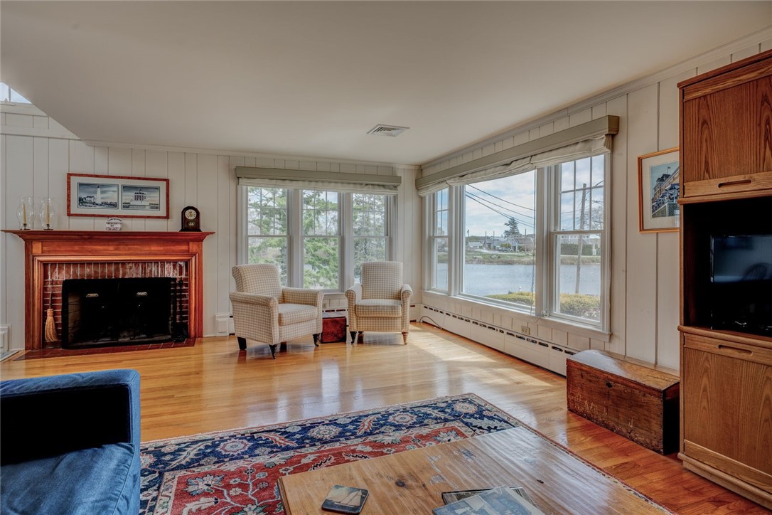 20 Brockett Road Niantic, CT 06357 - Photo 10 of 35