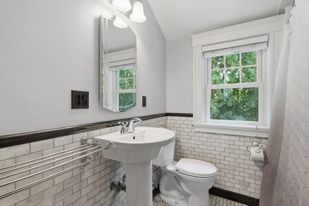 6 Findlay Street Wakefield, MA 01880 - Photo 28 of 40