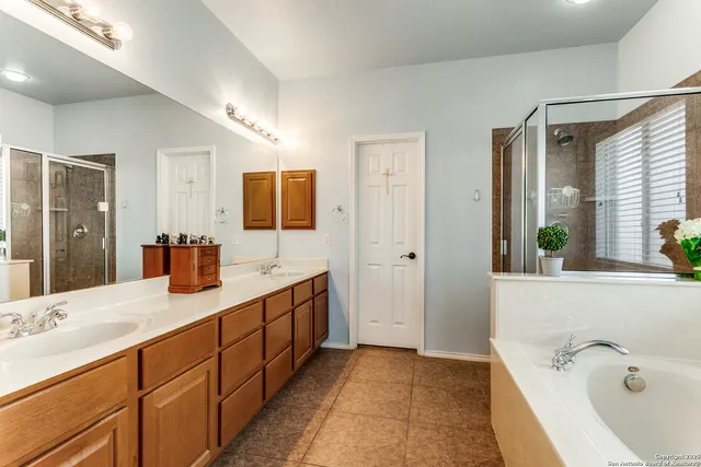 $439,000 | 456 Silver Buckle, Schertz, TX 78154