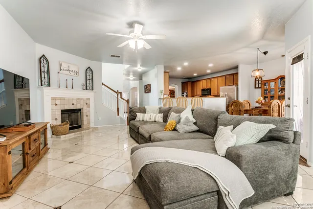 $439,000 | 456 Silver Buckle, Schertz, TX 78154