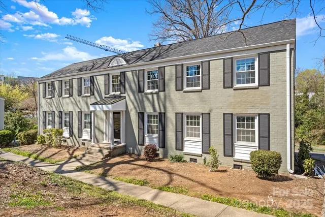 $278,900 | 343 Wakefield Drive, Unit B, Charlotte, NC 28209