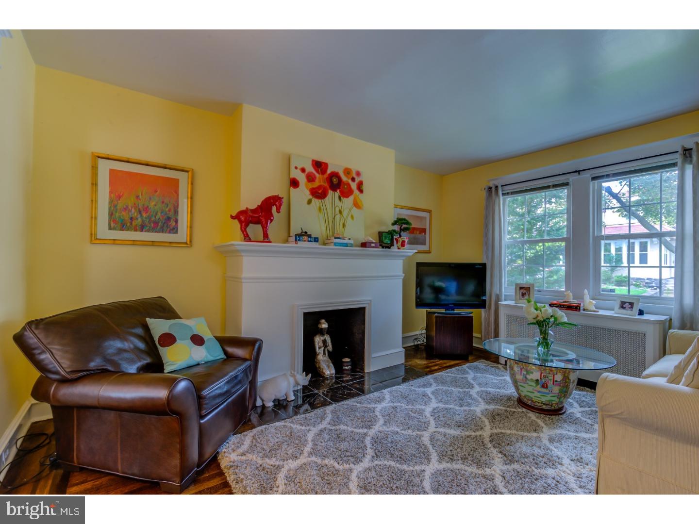127 Arnold Road Ardmore, PA 19003 - Photo 7 of 25 Living Room