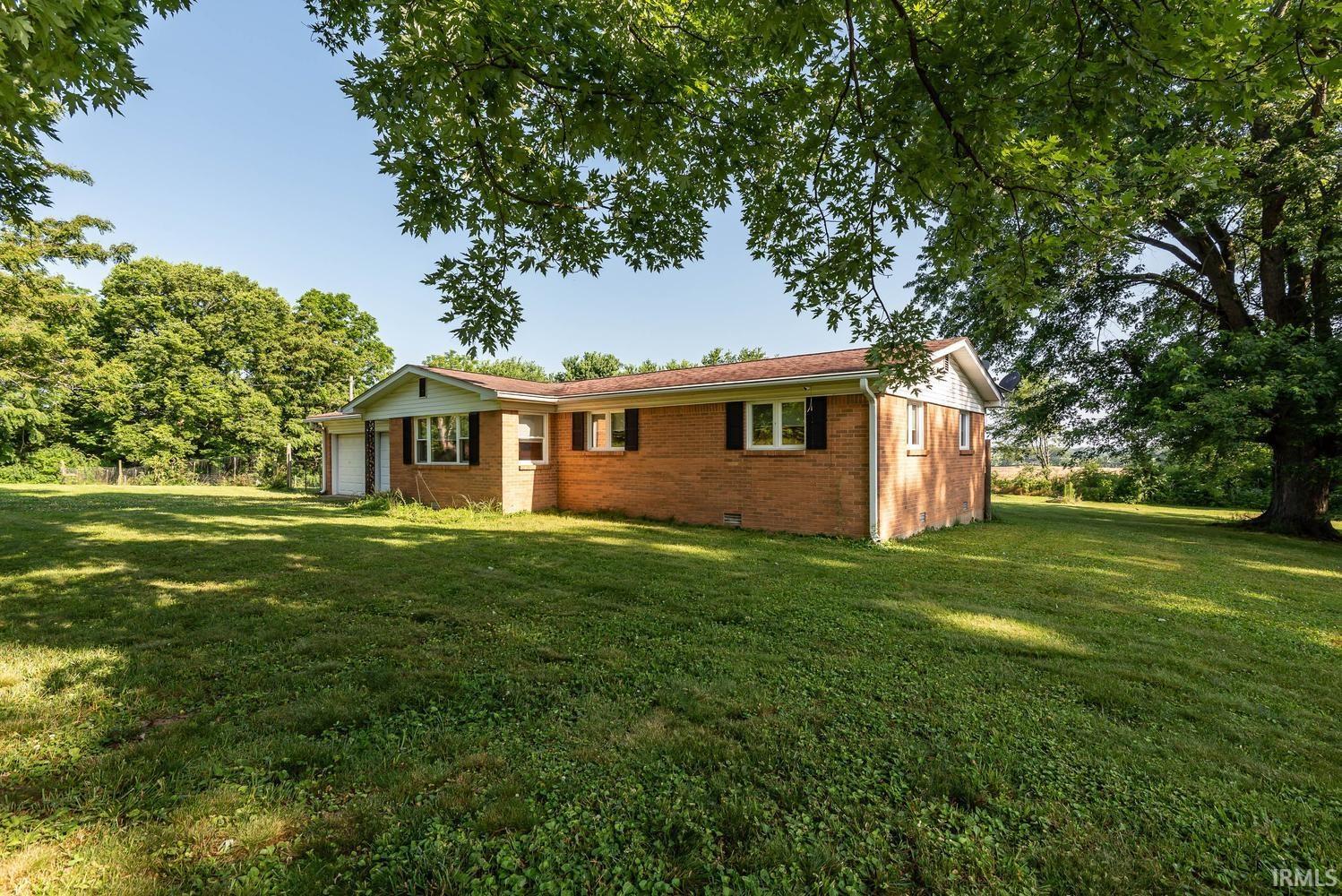 527 Grandma Brown Road Mitchell, IN 47446 - Photo 2 of 26
