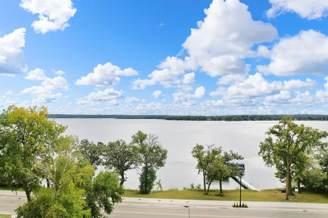 $579,000 | 1104 West Lake Drive, Unit 5, Detroit Lakes, MN 56501